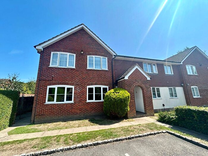 1 Bedroom Flat To Rent In Swan Way, Church Crookham, Fleet, Hampshire, GU51