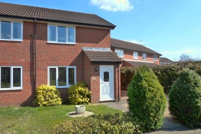 2 Bedroom Semi-Detached House To Rent In Syon Gardens, Newport Pagnell, MK16