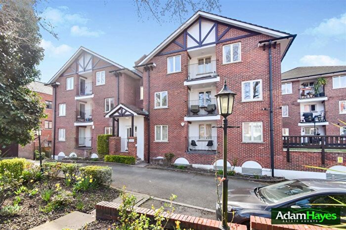 2 Bedroom Flat To Rent In Woodside Grange, Woodside Park, N12