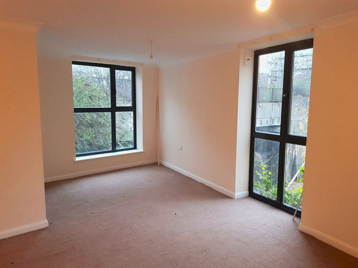 2 Bedroom Apartment To Rent In A Fairfield Road, London, E3