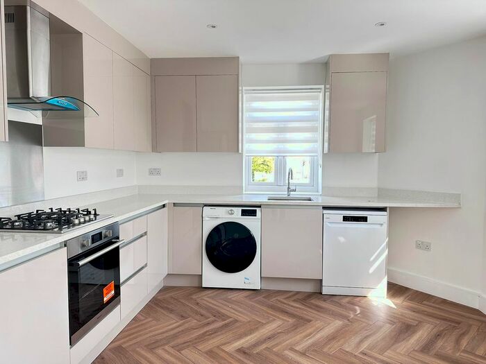 2 Bedroom Flat To Rent In Cowley Mill Road, Cowley, Uxbridge, UB8