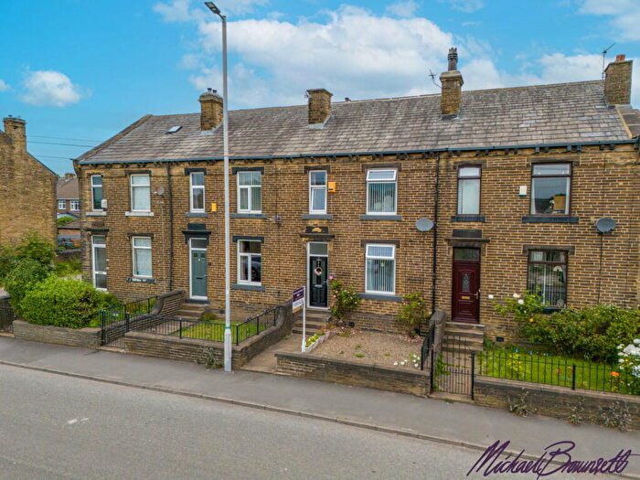 3 Bedroom Terraced House For Sale In Reevy Road, Bradford, BD6