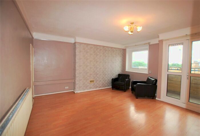 3 Bedroom Flat To Rent In Sheppard House, Tulse Hill, SW2