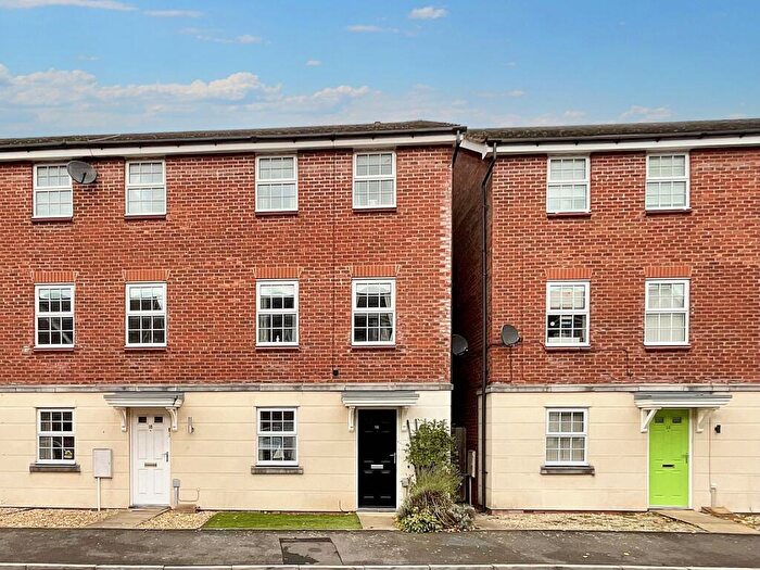 4 Bedroom End Of Terrace House For Sale In Trent Bridge Close, Stoke-On-Trent, ST4