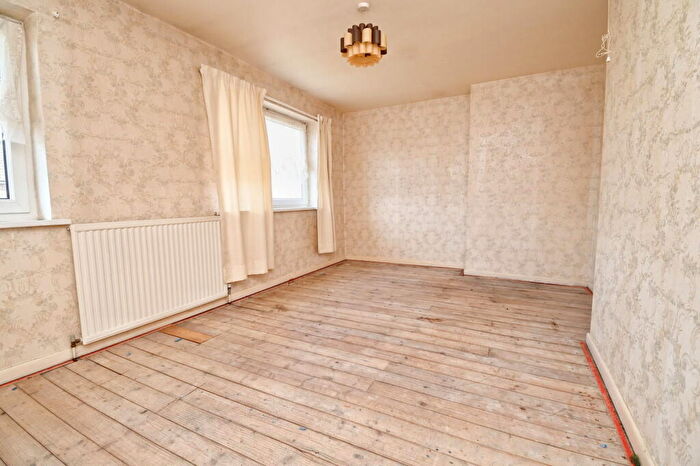 2 Bedroom Semi-Detached House For Sale In Ridgway Avenue, Darfield, Barnsley, S73