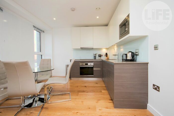 1 Bedroom Flat To Rent In Tryon Apartments, Balfour Road, Hounslow, Middlesex, TW3