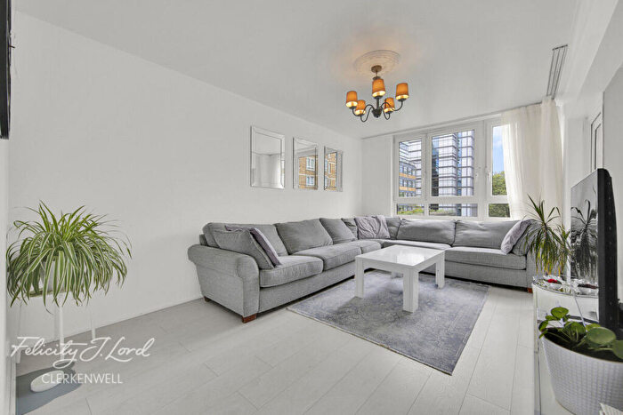 2 Bedroom Apartment For Sale In Peerless Street, London, EC1V