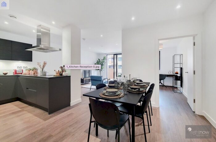 3 Bedroom Flat To Rent In Vanguard Way, London, E17