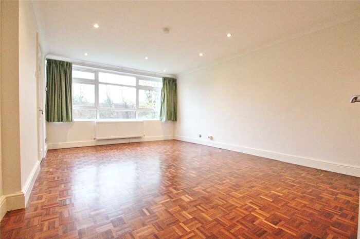 Studio To Rent In Solar Court, Etchingham Park Road, London, N3