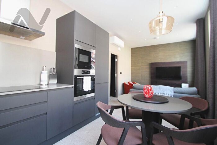 1 Bedroom Apartment To Rent In Kentish Town Road, London, NW1