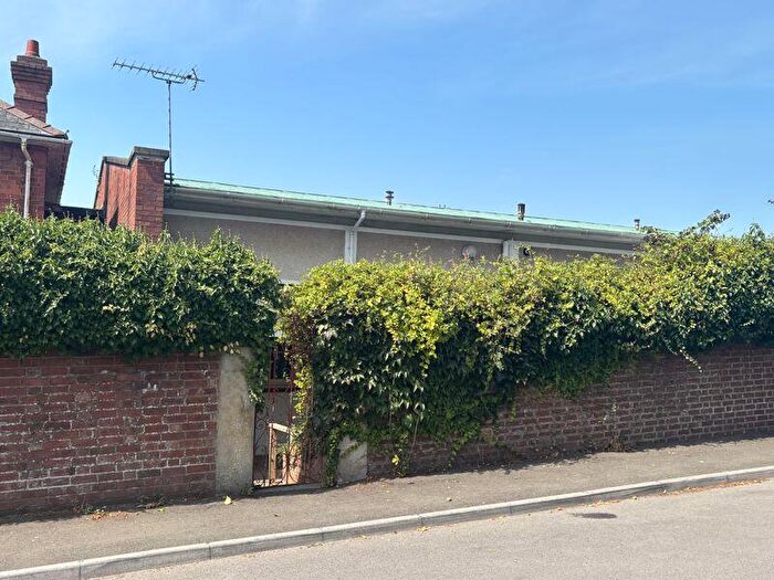 3 Bedroom Terraced Bungalow For Sale In Chapel Road, Abergavenny, NP7