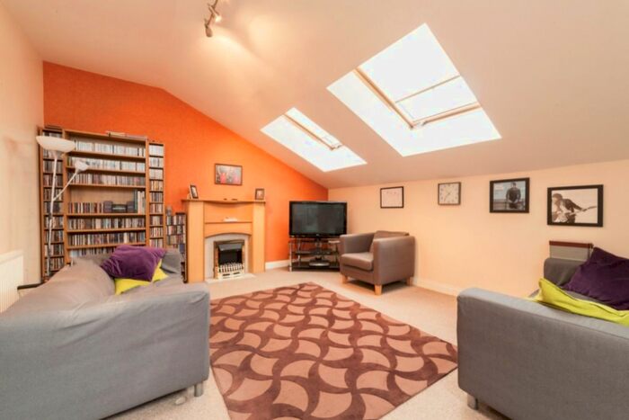 2 Bedroom Flat To Rent In Stamford Heights, Mossley, OL5