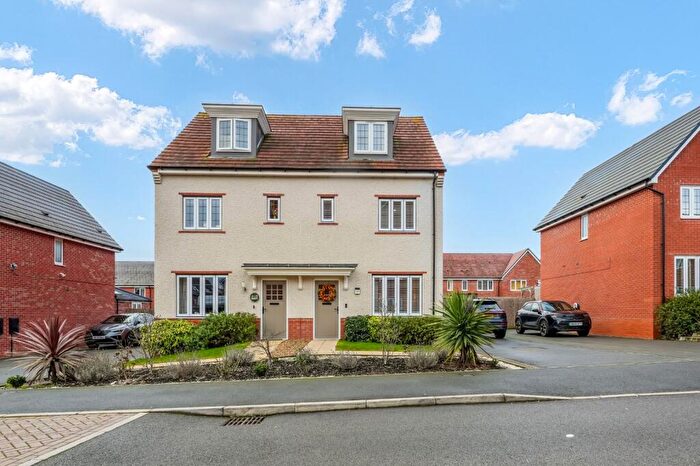 3 Bedroom Semi Detached House For Sale In Wisteria Drive, Edwalton, Nottingham, Nottinghamshire, NG12