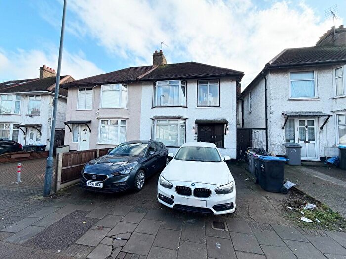 Studio To Rent In Pembroke Road, Wembley, Middlesex, HA9