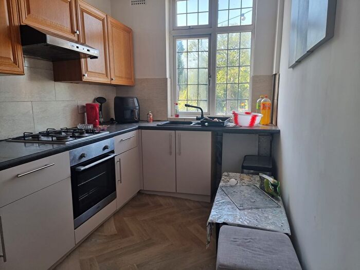 2 Bedroom Flat To Rent In Warwick Road, Solihull, B91