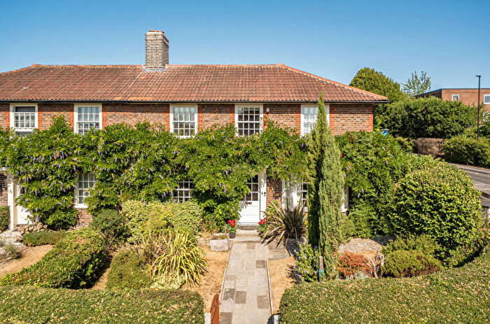 3 Bedroom End Of Terrace House For Sale In Orchards Way, Highfield, Southampton, Hampshire, SO17