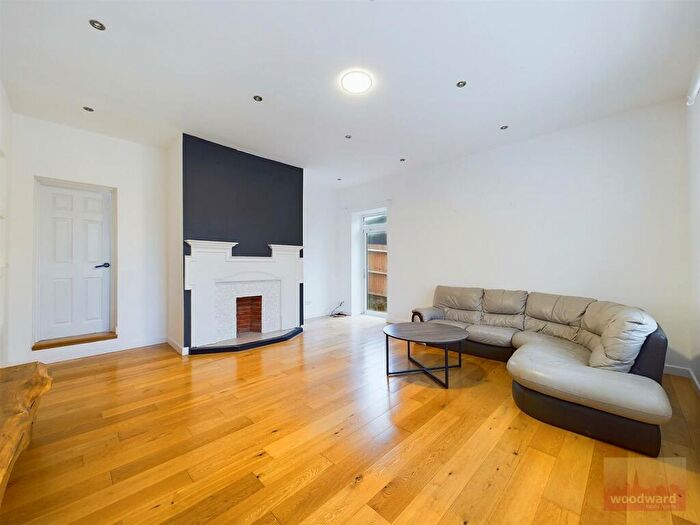3 Bedroom Flat To Rent In Mount Park Avenue, Harrow On The Hill, HA1