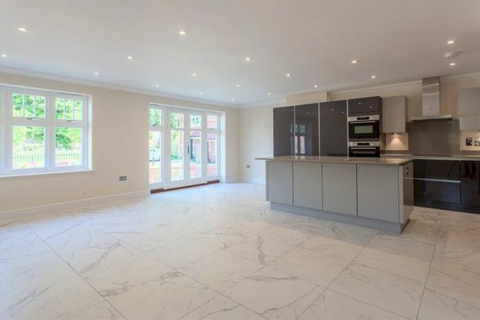 2 Bedroom Flat To Rent In Aston House, High Street, Wargrave, RG10