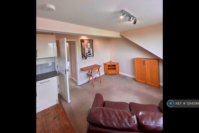 1 Bedroom Flat To Rent In Evesham Road, Astwood Bank, B96