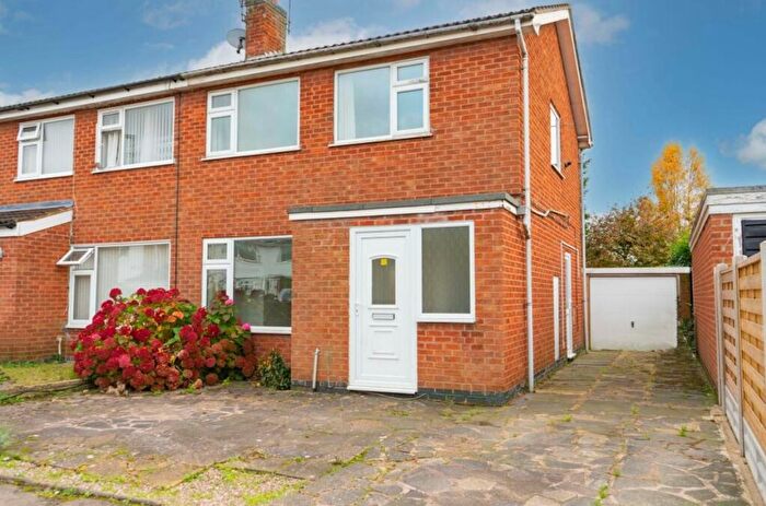 3 Bedroom Property To Rent In Windrush Drive, Oadby, Leicester, LE2