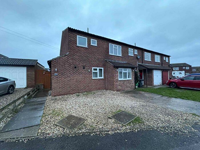 3 Bedroom End Of Terrace House To Rent In Derwent Road Thatcham, RG19