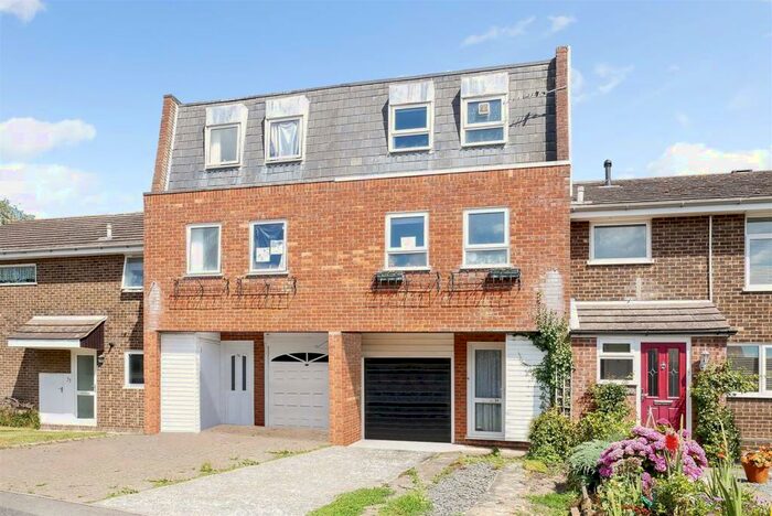 3 Bedroom Detached House To Rent In Lamorna Gardens, Westergate, PO20