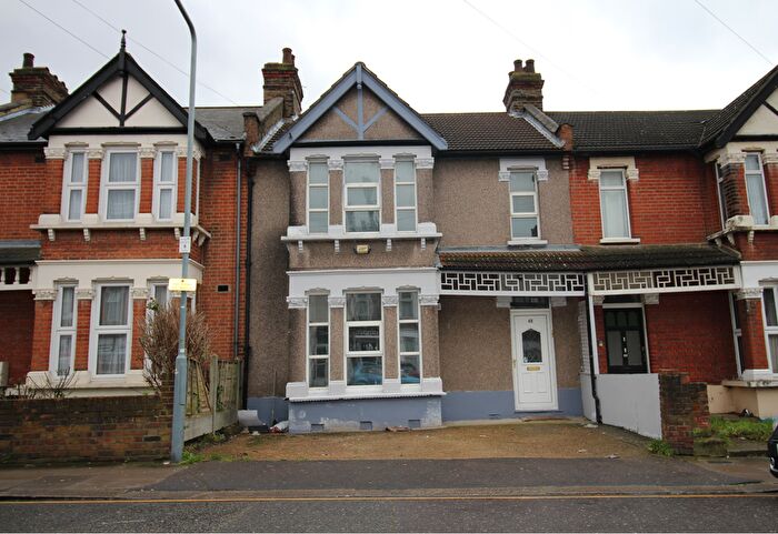 4 Bedroom Terraced House For Sale In Goodmayes Avenue, Ilford, IG3