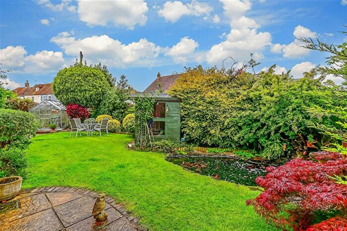 4 Bedroom Detached House For Sale In Manor Close, Deal, Kent, CT14