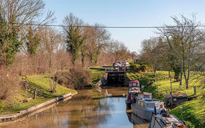 5 Bedroom Detached House For Sale In Canal Bridge, Semington, BA14