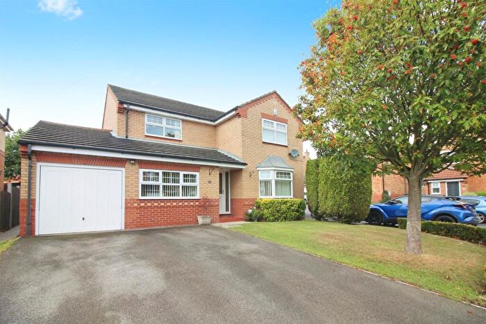 4 Bedroom Detached House For Sale In Hopefield Green, Rothwell, Leeds, LS26