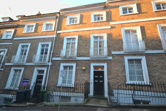 1 Bedroom Flat To Rent In Northernhay Place, Exeter, EX4