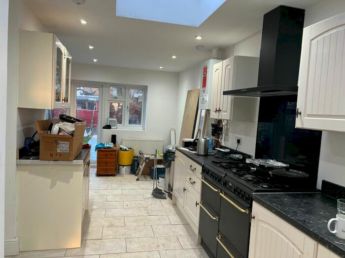 4 Bedroom Terraced House To Rent In South Park Road, Ilford, IG3