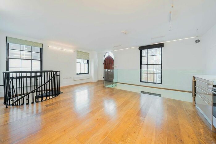 3 Bedroom Flat To Rent In Parsons Green, London, SW6