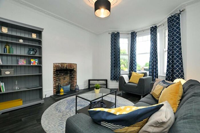 1 Bedroom Flat To Rent In Cheverton Road, Highgate, N19