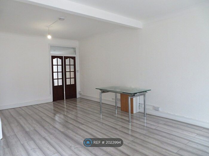 3 Bedroom Terraced House To Rent In Lowden Road, London, N9