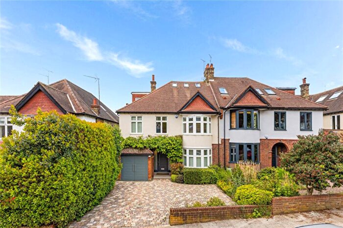 5 Bedroom Semi-Detached House For Sale In Lanchester Road, London, N6
