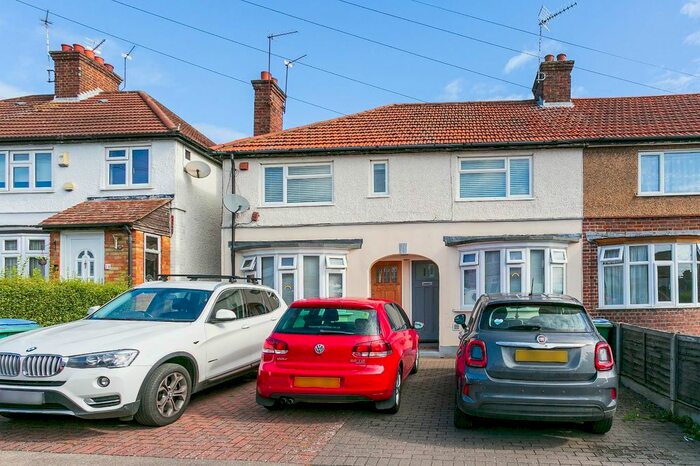 2 Bedroom Maisonette To Rent In Berry Avenue, Watford, Hertfordshire, WD24