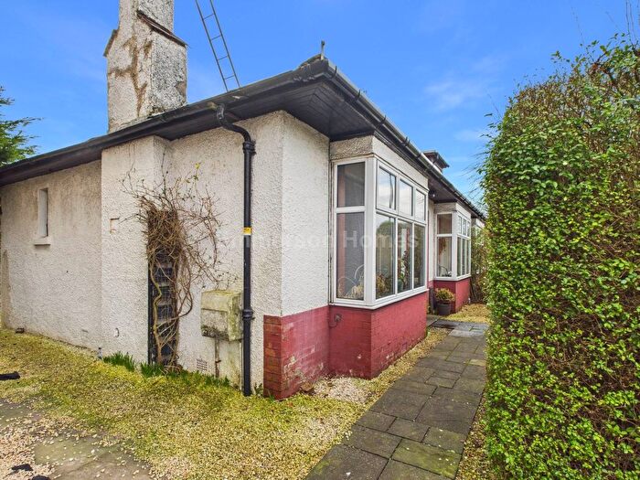 3 Bedroom Semi-Detached House For Sale In Tandlehill Road, Kilbarchan, PA10