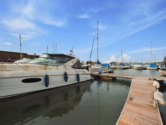 Garage / Parking To Rent In Lock Approach, Port Solent, Portsmouth, PO6