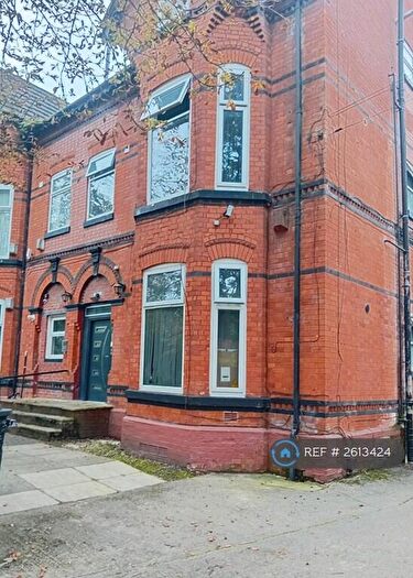 3 Bedroom Flat To Rent In Polygon Road, Manchester, M8