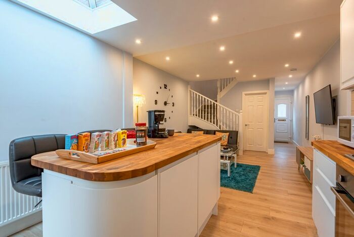 3 Bedroom Flat To Rent In Cannon Street, Reading, RG1