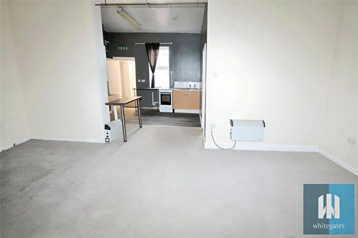 2 Bedroom Flat To Rent In Station Lane, Featherstone, Pontefract, West Yorkshire, WF7