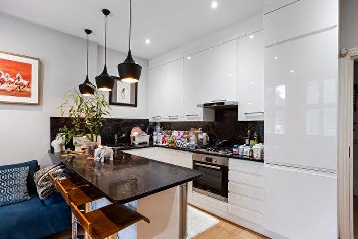 2 Bedroom Flat To Rent In Madeley Road, London, W5