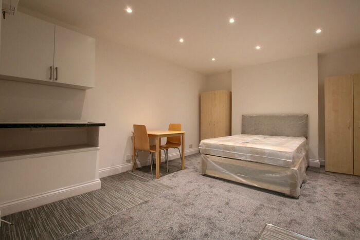 Studio To Rent In St Pauls Avenue, Willesden Green, NW2