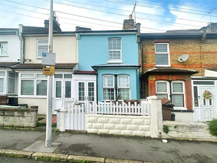 3 Bedroom Terraced House To Rent In Chaucer Road, Gillingham, Kent, ME7