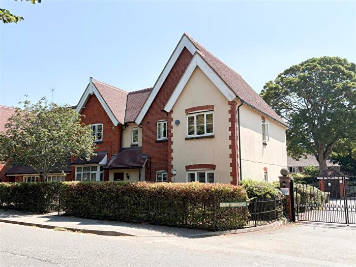 1 Bedroom Flat To Rent In Village Of Heath And Reach, LU7