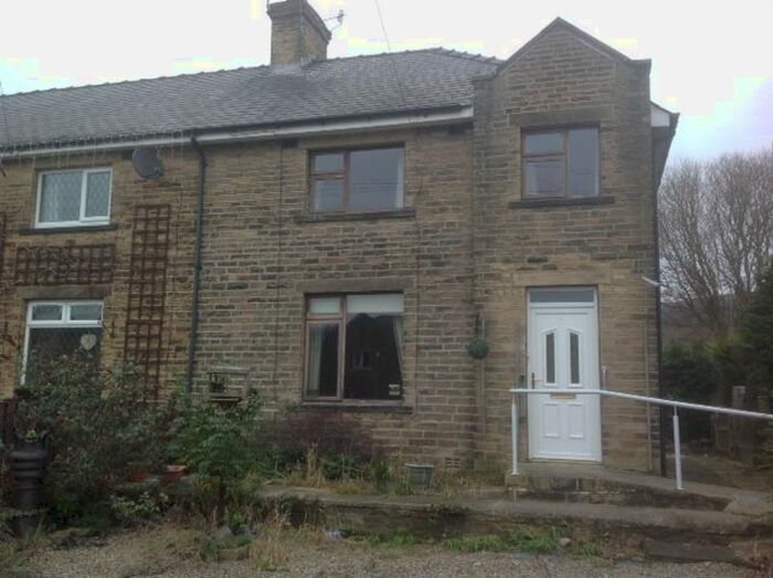 3 Bedroom Terraced House To Rent In Ryshworth Avenue, Bingley BD16