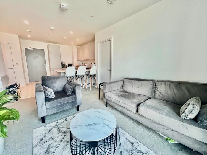 2 Bedroom Flat To Rent In No Old Trafford, Wharf End, Manchester, M17