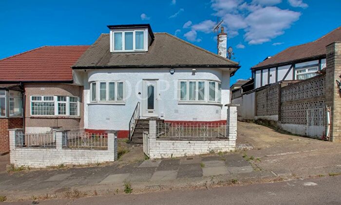 3 Bedroom Semi-Detached Bungalow For Sale In Winston Avenue, London, NW9