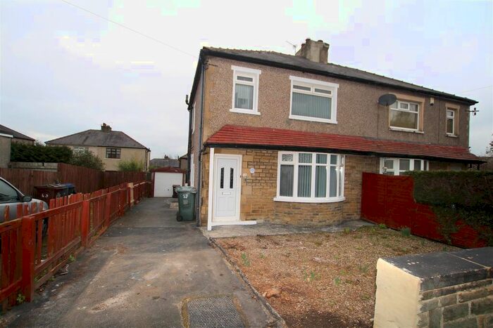 3 Bedroom Semi-Detached House To Rent In Lodore Road, Bradford, BD2